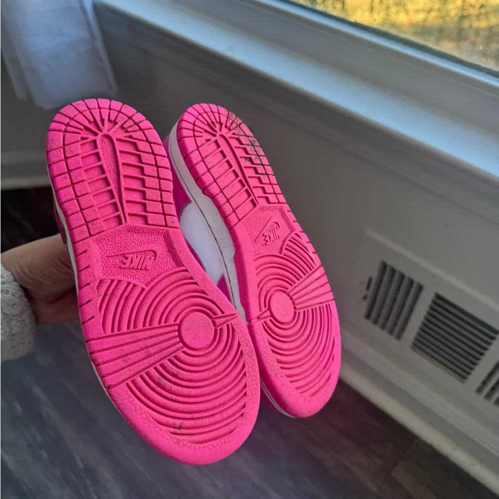 Nike Kids Sneakers White and Hot Pink Low Top